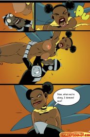 Bumblebee vs Dr Light (9)