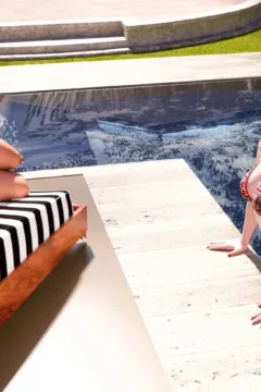 Aunt Having In Present Of Mom (5)