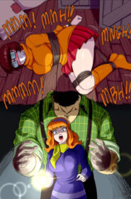 Issa Castagno – Velma Dinkley & Daphne Blake